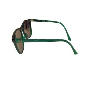 Ray-Ban Stylish Green Sunglasses for Men